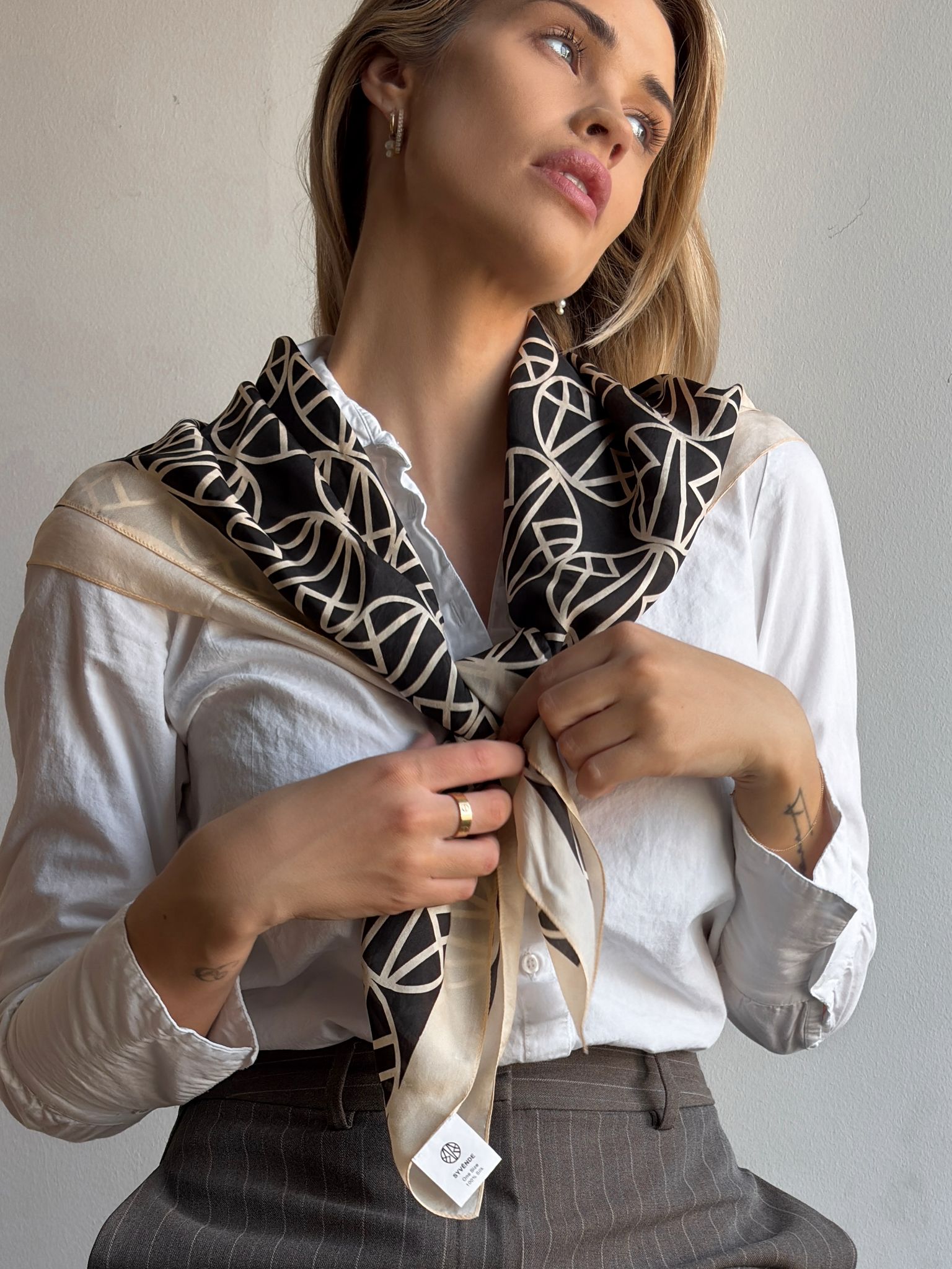 Syvende Swimwear Isabella Silk Scarf 90x90 Black